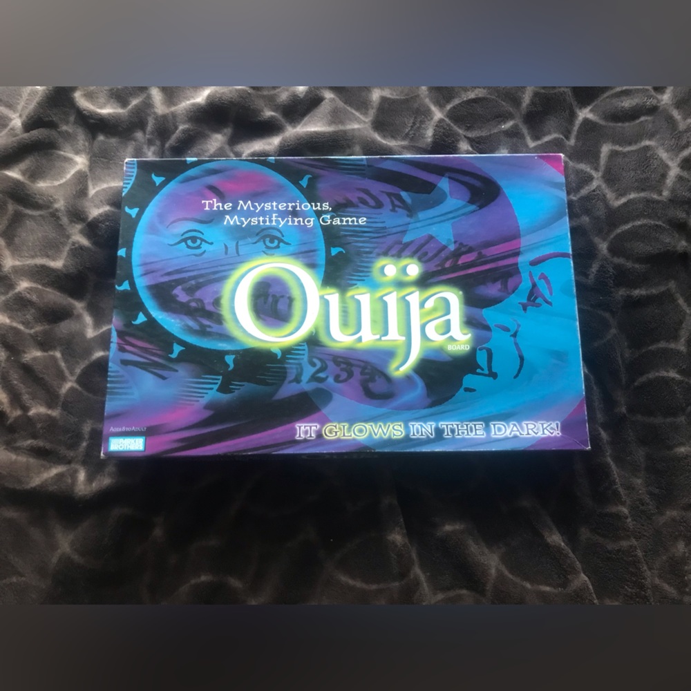 Vintage 1998 glow in the dark ouija board